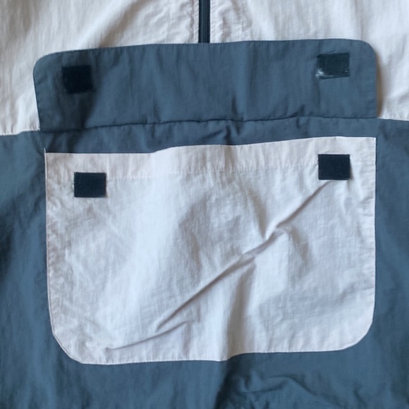 Lightweight WindBreaker - Picture 2 of 2